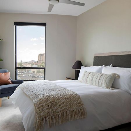 Sentral Old Town Aparthotel Scottsdale Room photo
